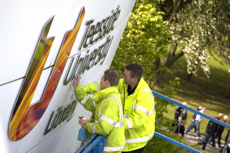 How Signs Are Used in Colleges and Universities